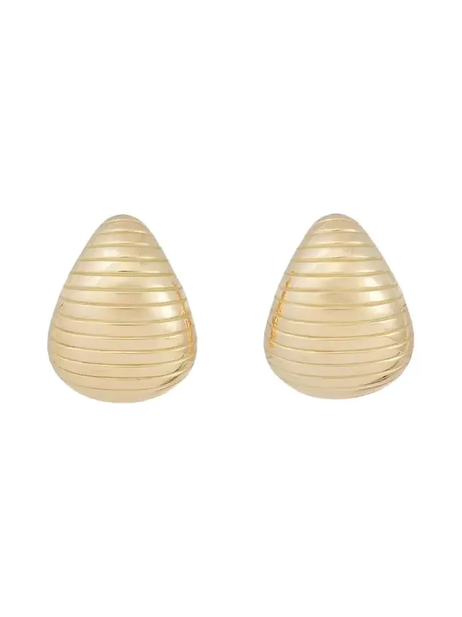 18K Yellow Gold Large Grooved Anjou Earrings 18K Yellow Gold Large Grooved Anjou Earrings