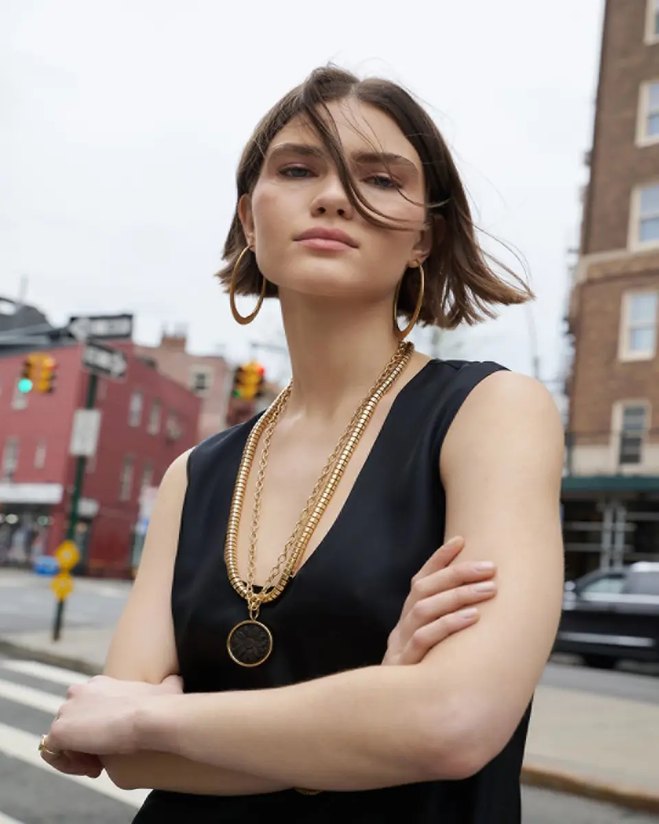 SIDNEY GARBER 18K Yellow Gold Oversized Oval Crescent Hoop Earrings | Thumbnail 2 SIDNEY GARBER 18K Yellow Gold Oversized Oval Crescent Hoop Earrings | Thumbnail 2