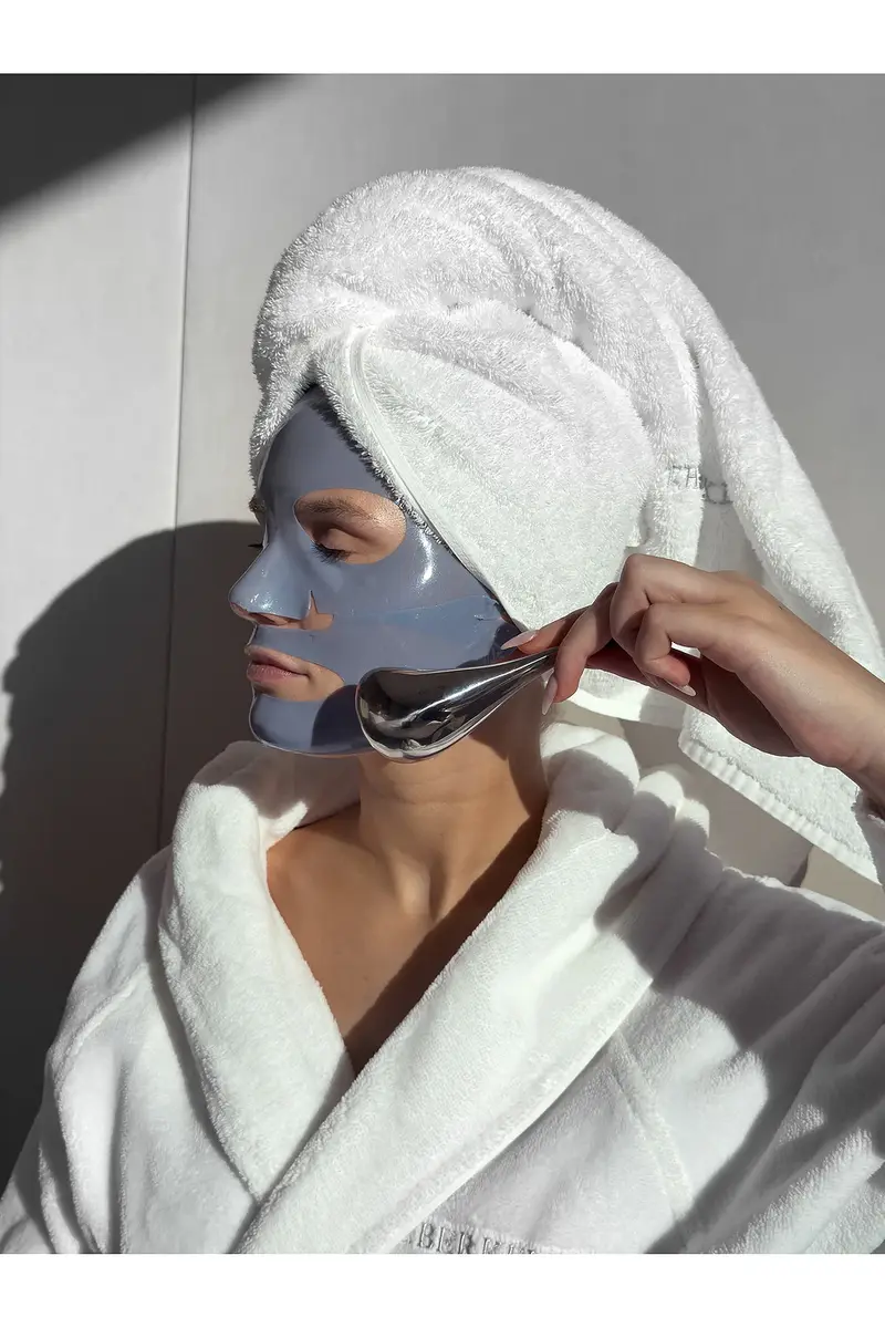111SKIN Cryo Globes Facial Massage Tool | Thumbnail 4 111SKIN Cryo Globes Facial Massage Tool | Thumbnail 4