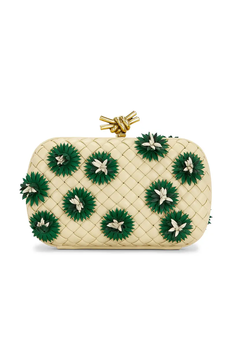 Knot Clutch