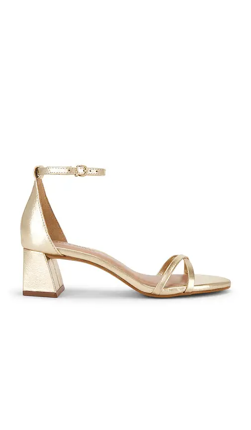 Steve Madden Rae Sandal | Image 1 Steve Madden Rae Sandal | Image 1