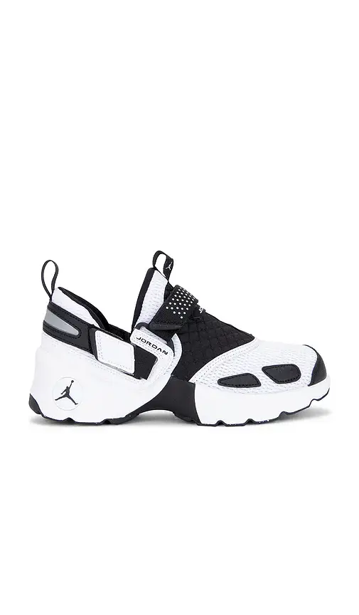 Jordan Trunner LX Sneaker | Image 1 Jordan Trunner LX Sneaker | Image 1