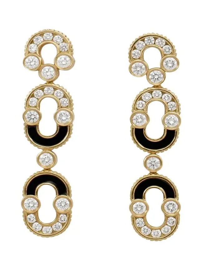 Magnetic Duo Earrings in Onyx, 18K Yellow Gold and Diamonds Magnetic Duo Earrings in Onyx, 18K Yellow Gold and Diamonds