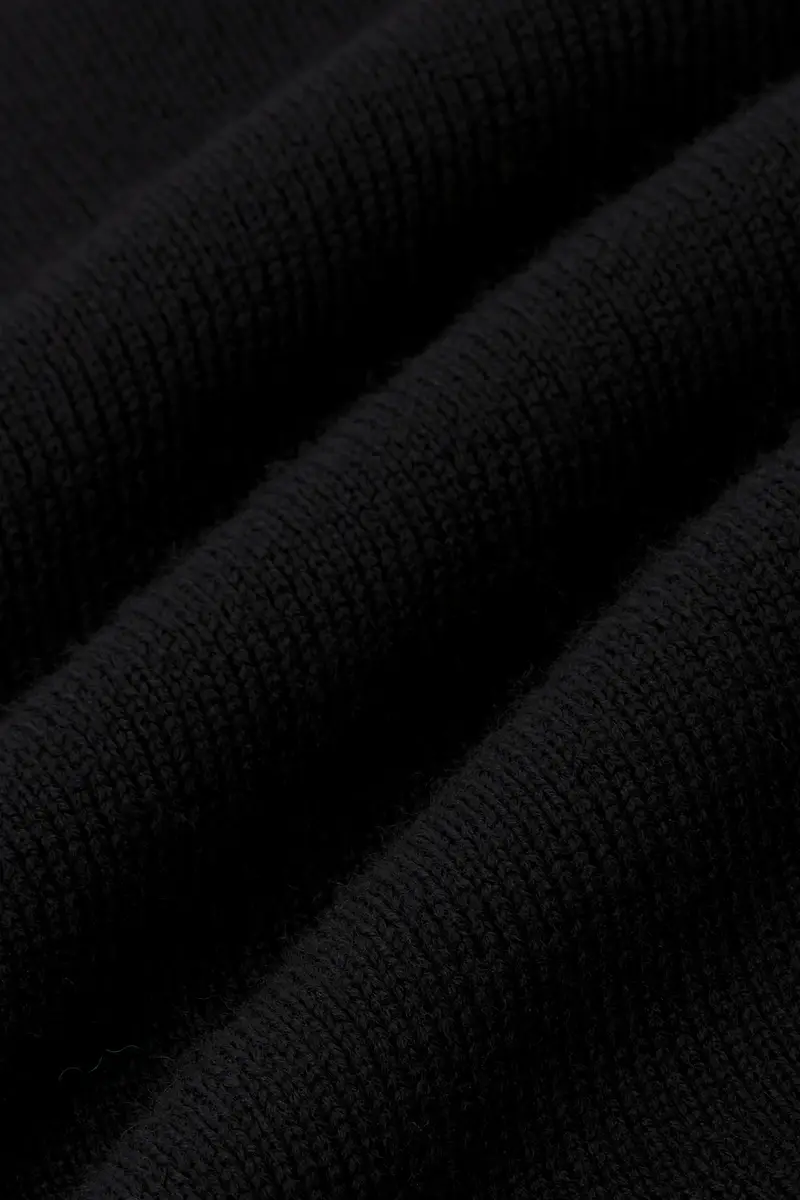 HAELO Crop Sweater | Thumbnail 8