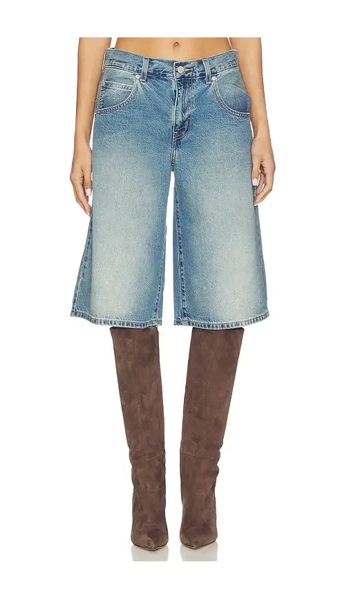 LEVI'S Super Baggy Jort | Image 1 LEVI'S Super Baggy Jort | Image 1