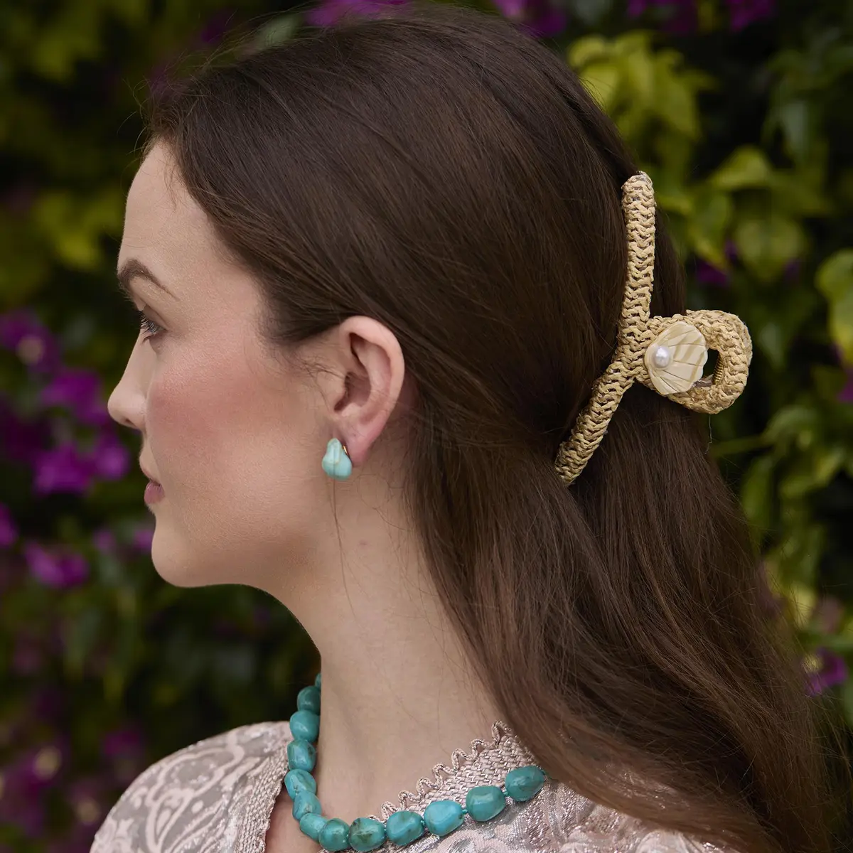 Lele Sadoughi NATURAL RAFFIA SHELL CLAW CLIP | Thumbnail 2 Lele Sadoughi NATURAL RAFFIA SHELL CLAW CLIP | Thumbnail 2