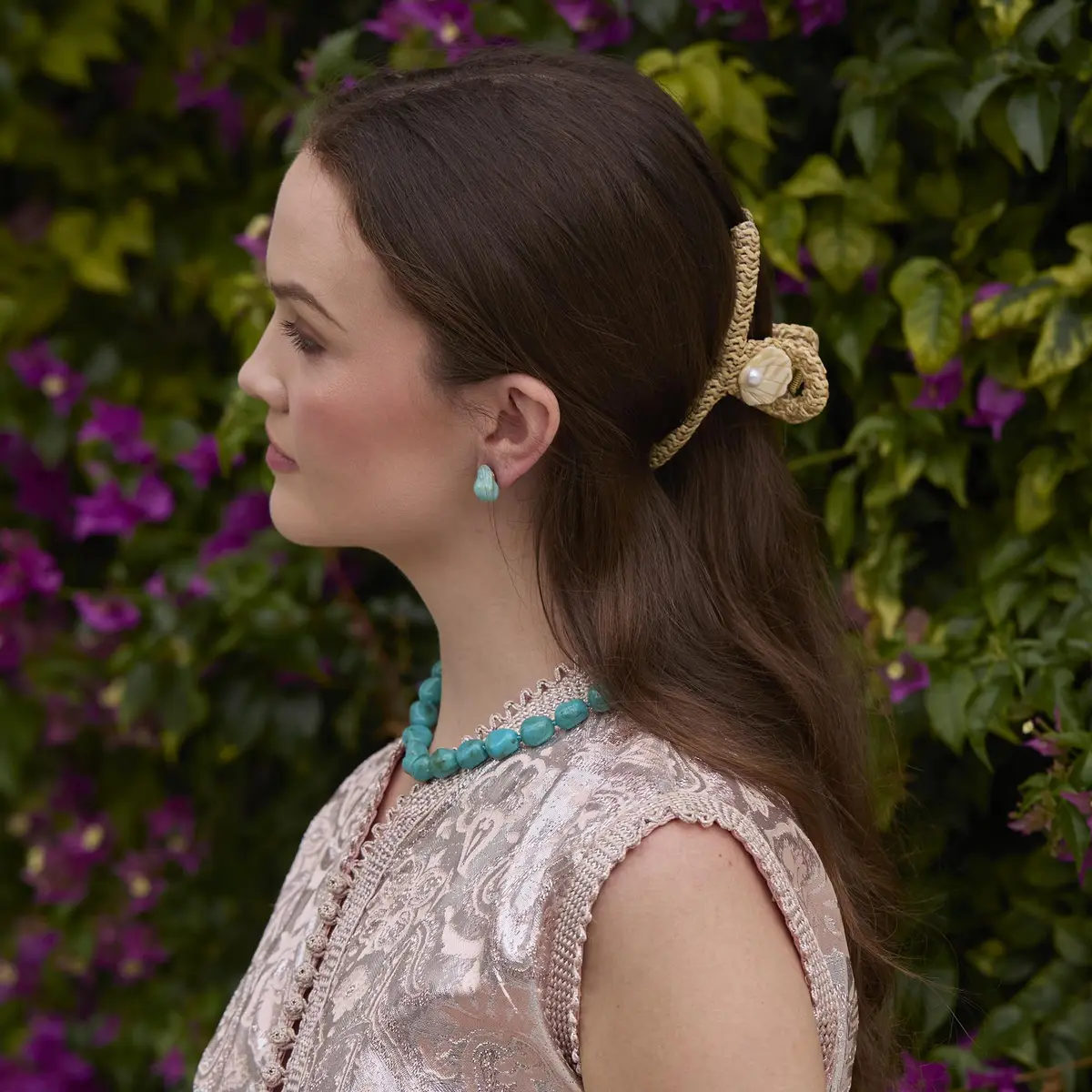 Lele Sadoughi NATURAL RAFFIA SHELL CLAW CLIP | Thumbnail 4 Lele Sadoughi NATURAL RAFFIA SHELL CLAW CLIP | Thumbnail 4