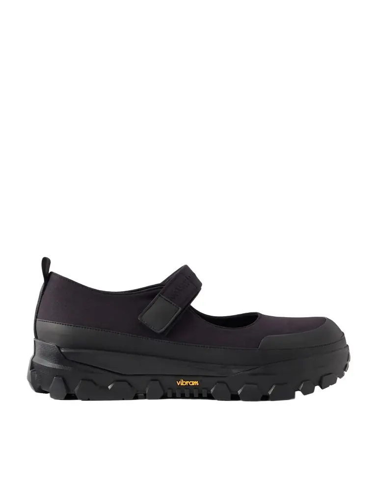 Amomento Rubber-Trimmed Tech-Shell Sandals - Men | Image 1 Amomento Rubber-Trimmed Tech-Shell Sandals - Men | Image 1