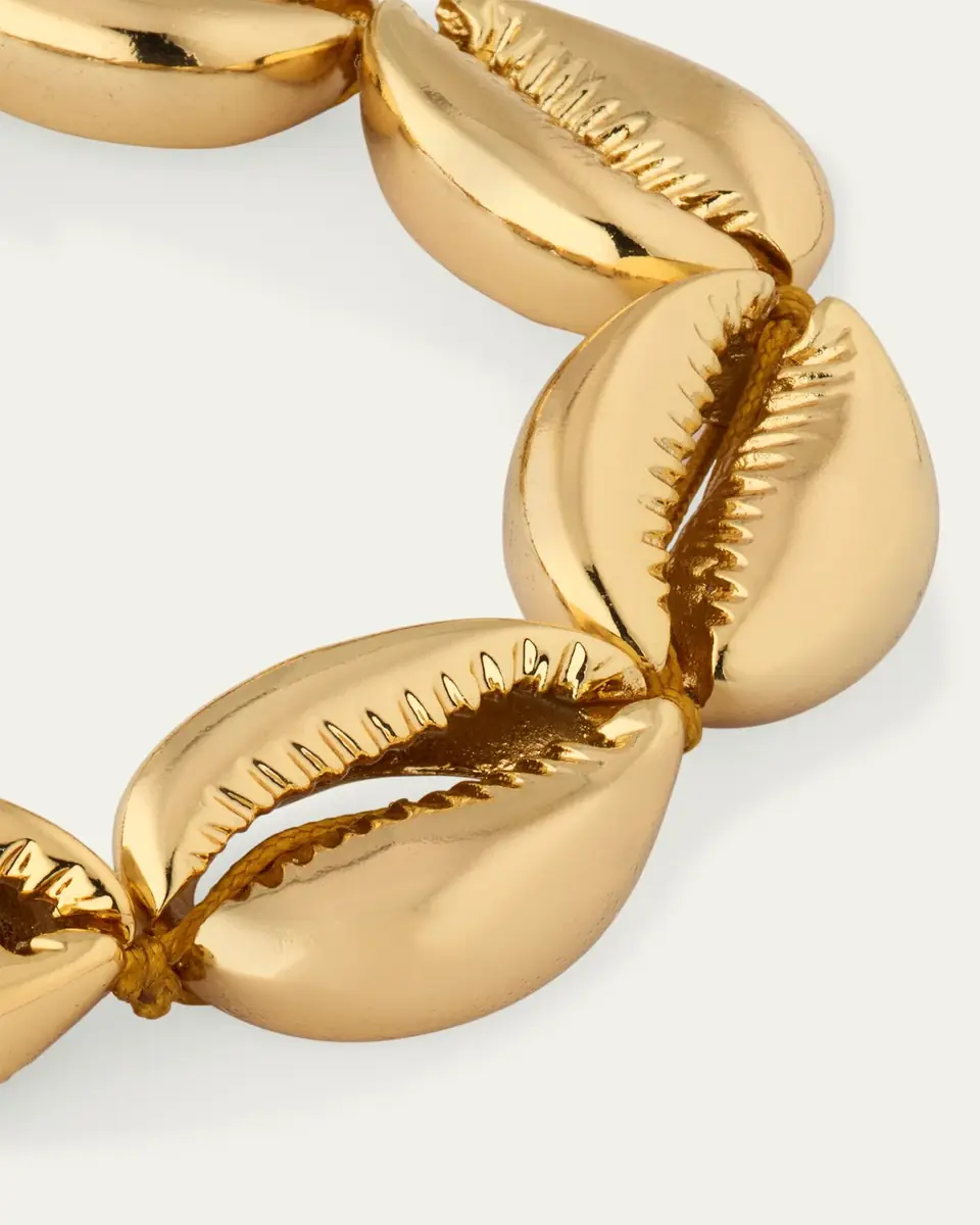 TOHUM Design Large Puka Shell Bracelet | Thumbnail 3 TOHUM Design Large Puka Shell Bracelet | Thumbnail 3