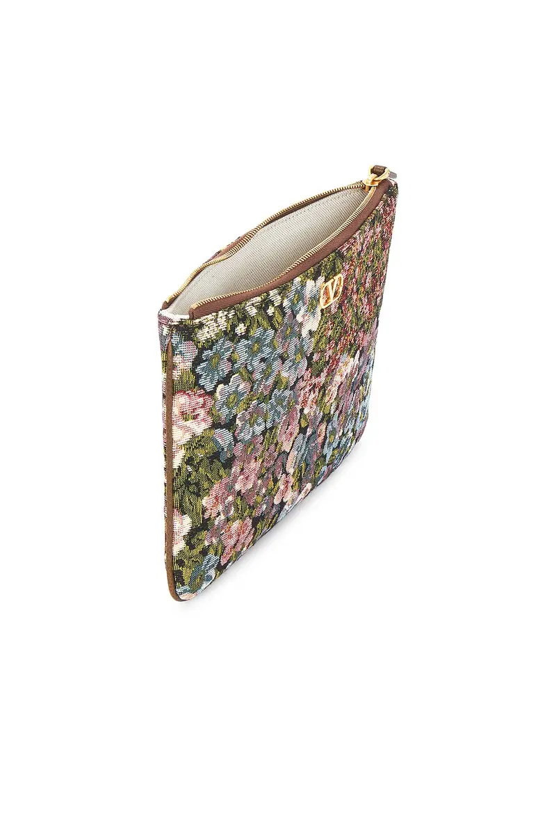 Valentino Garavani VLogo Signature Medium Flat Pouch | Thumbnail 5 Valentino Garavani VLogo Signature Medium Flat Pouch | Thumbnail 5
