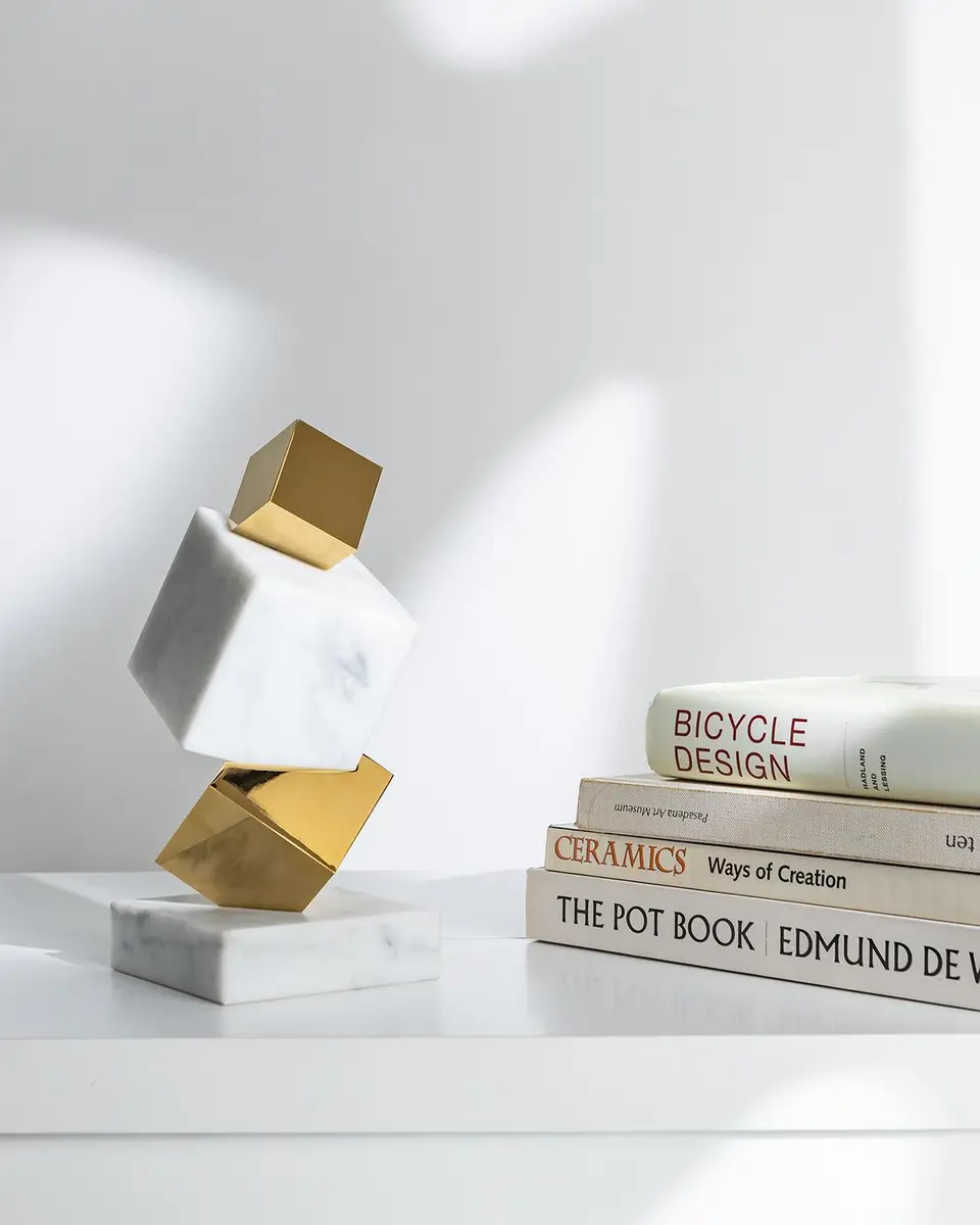 Anna New York Marble Torre Objet | Thumbnail 3