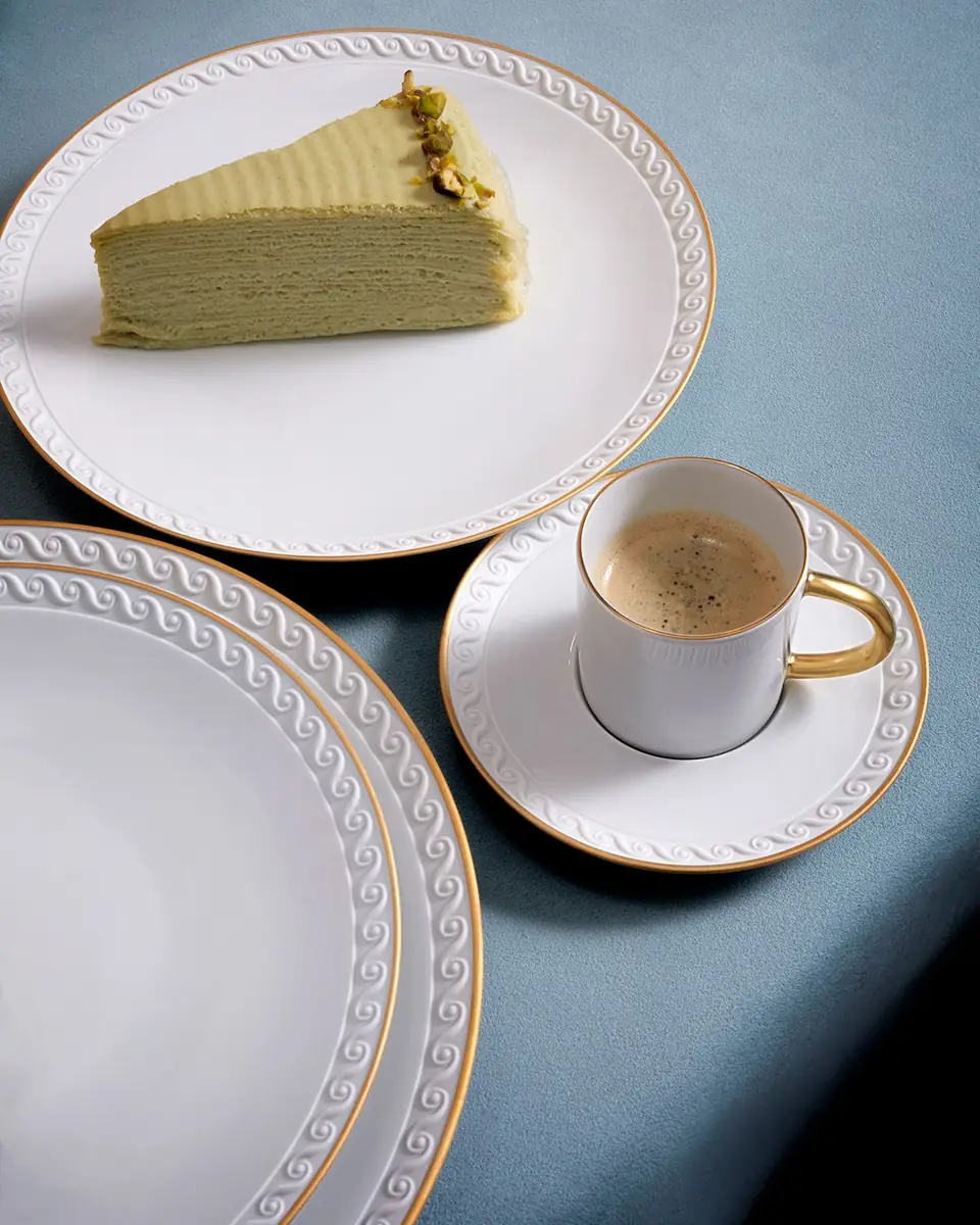 L'Objet Neptune 24K Gold-Rimmed Dessert Plate | Thumbnail 3 L'Objet Neptune 24K Gold-Rimmed Dessert Plate | Thumbnail 3