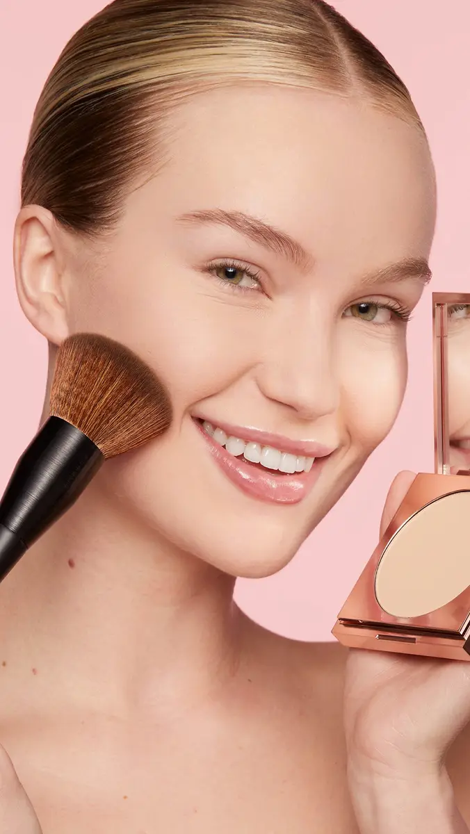 LAWLESS Talc Free Skin Smoothing Powder | Thumbnail 5 LAWLESS Talc Free Skin Smoothing Powder | Thumbnail 5