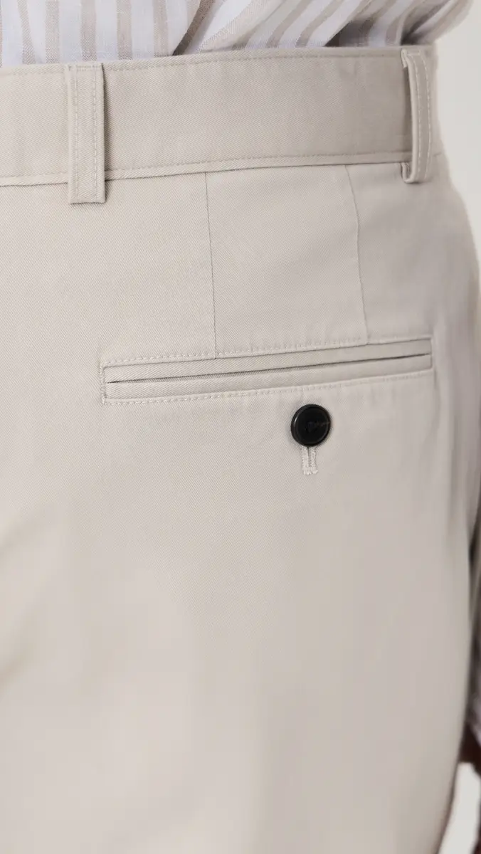 Theory Relaxed Pleat Pants in Moonsoft Cotton Silver Cloud | Thumbnail 6