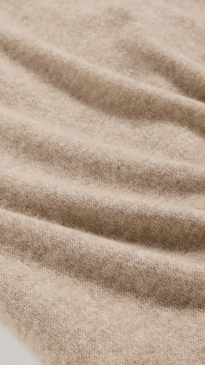White + Warren Cashmere Travel Wrap Scarf | Thumbnail 4