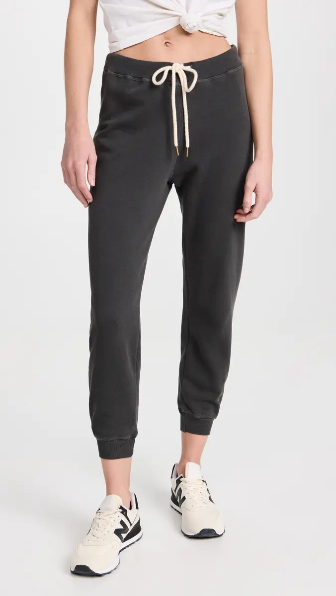THE GREAT. The Cropped Sweatpants Washed Black | Thumbnail 2 THE GREAT. The Cropped Sweatpants Washed Black | Thumbnail 2