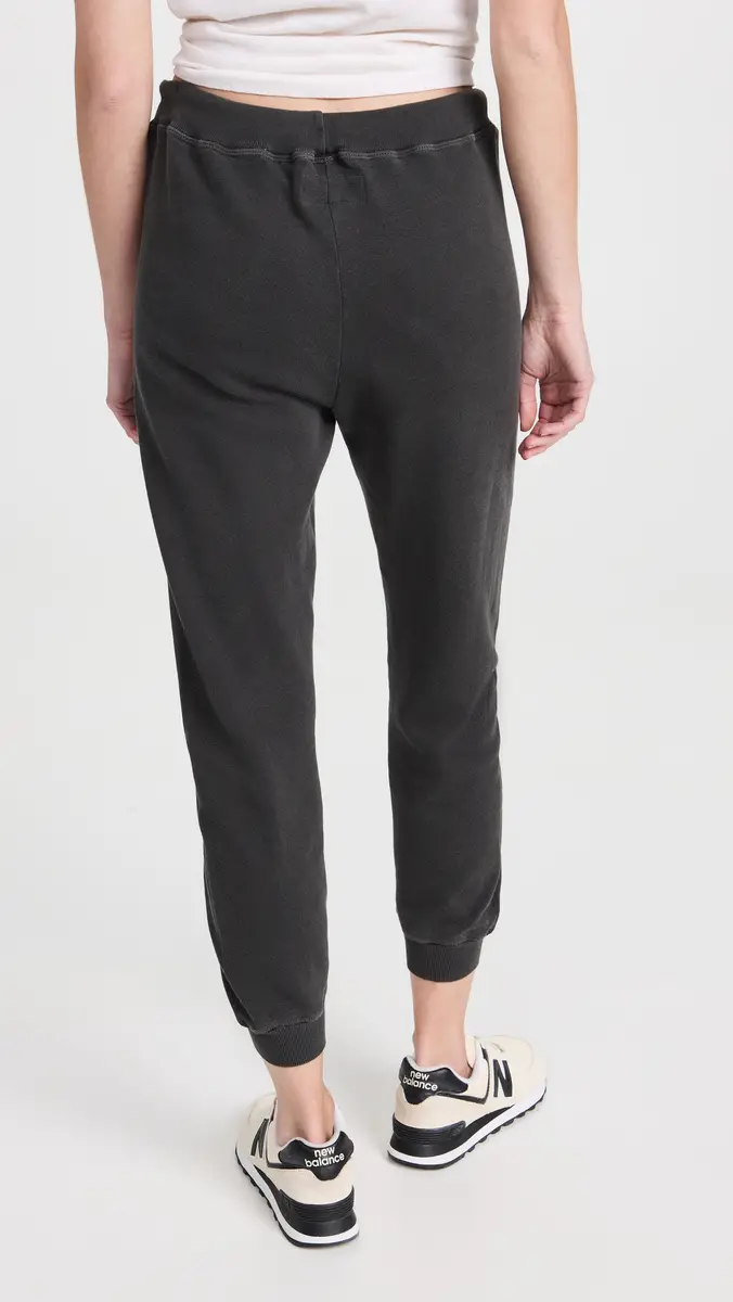 THE GREAT. The Cropped Sweatpants Washed Black | Thumbnail 3 THE GREAT. The Cropped Sweatpants Washed Black | Thumbnail 3