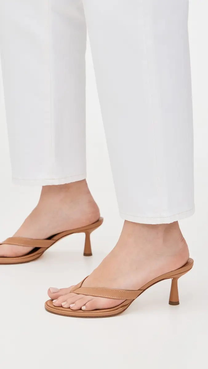 AEYDE Daphne Nappa Leather Sandals Hazelnut | Thumbnail 3