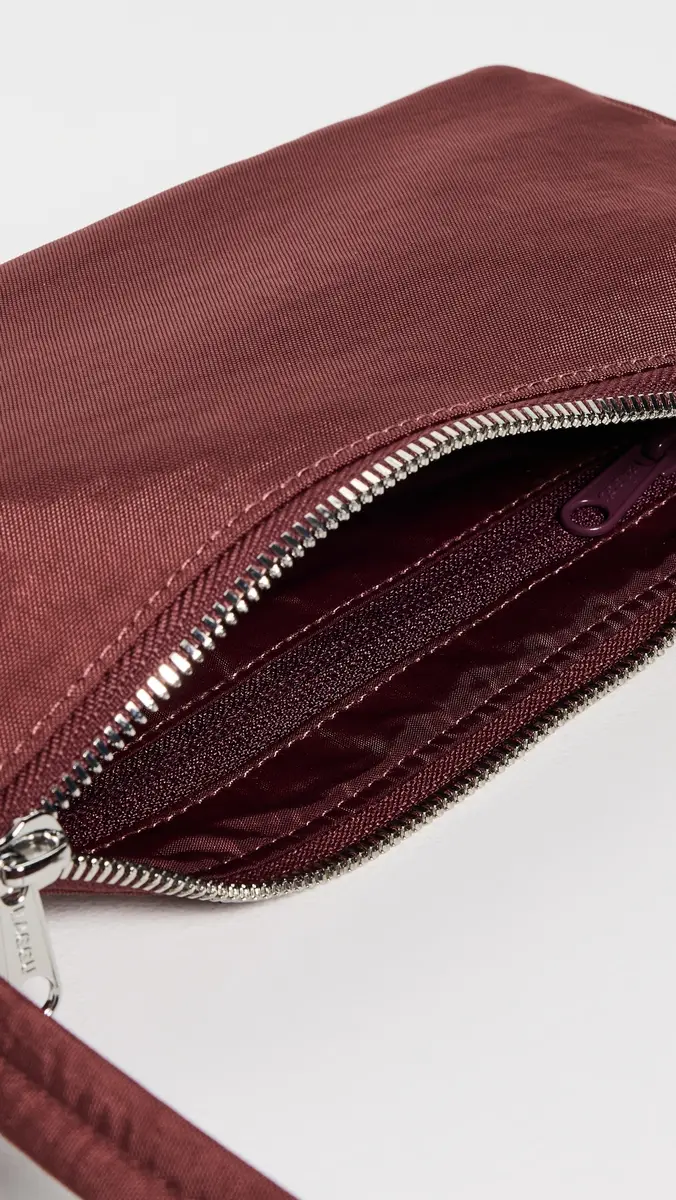 BAGGU Nylon Pochette Mahogany One Size | Thumbnail 6 BAGGU Nylon Pochette Mahogany One Size | Thumbnail 6