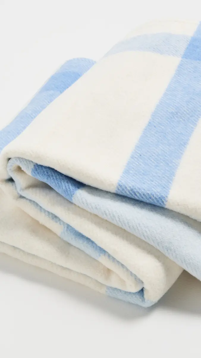Weezie Throw Blanket | Thumbnail 3 Weezie Throw Blanket | Thumbnail 3