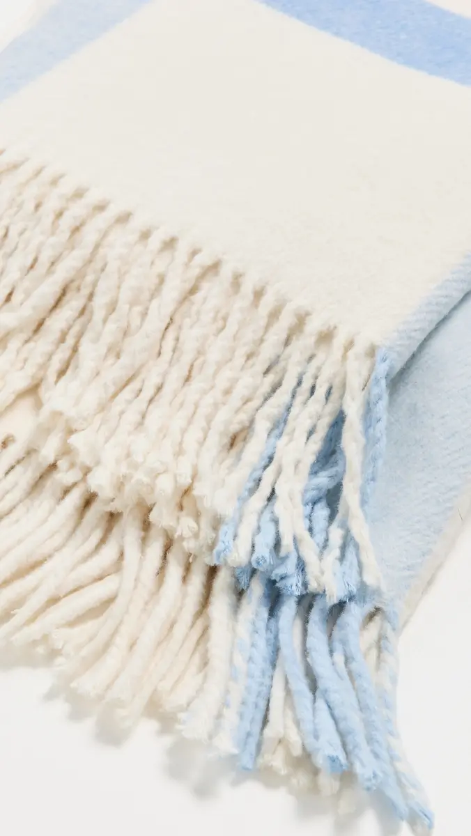 Weezie Throw Blanket | Thumbnail 4 Weezie Throw Blanket | Thumbnail 4