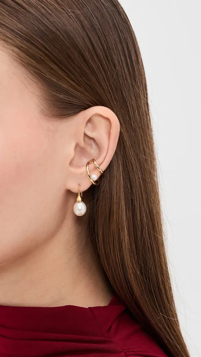Otiumberg Double Pearl Ear Cuff Gold One Size | Thumbnail 3
