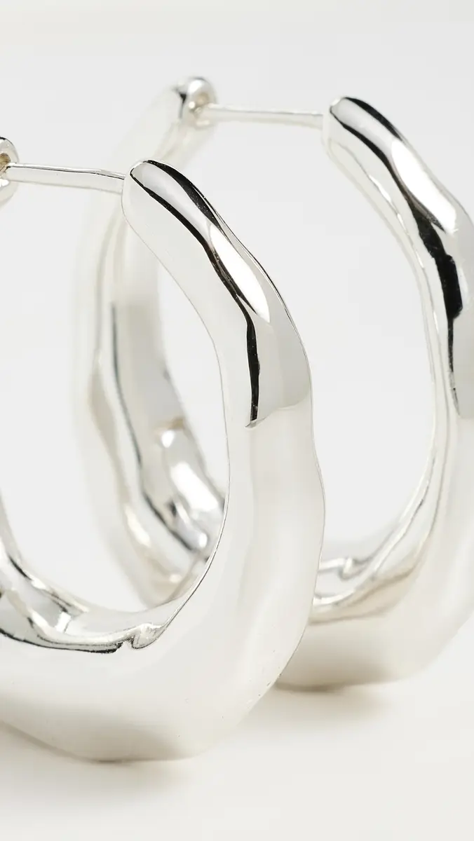 Madewell Hammered Puffy Huggie Hoop Earrings Warm Silver One Size | Thumbnail 4