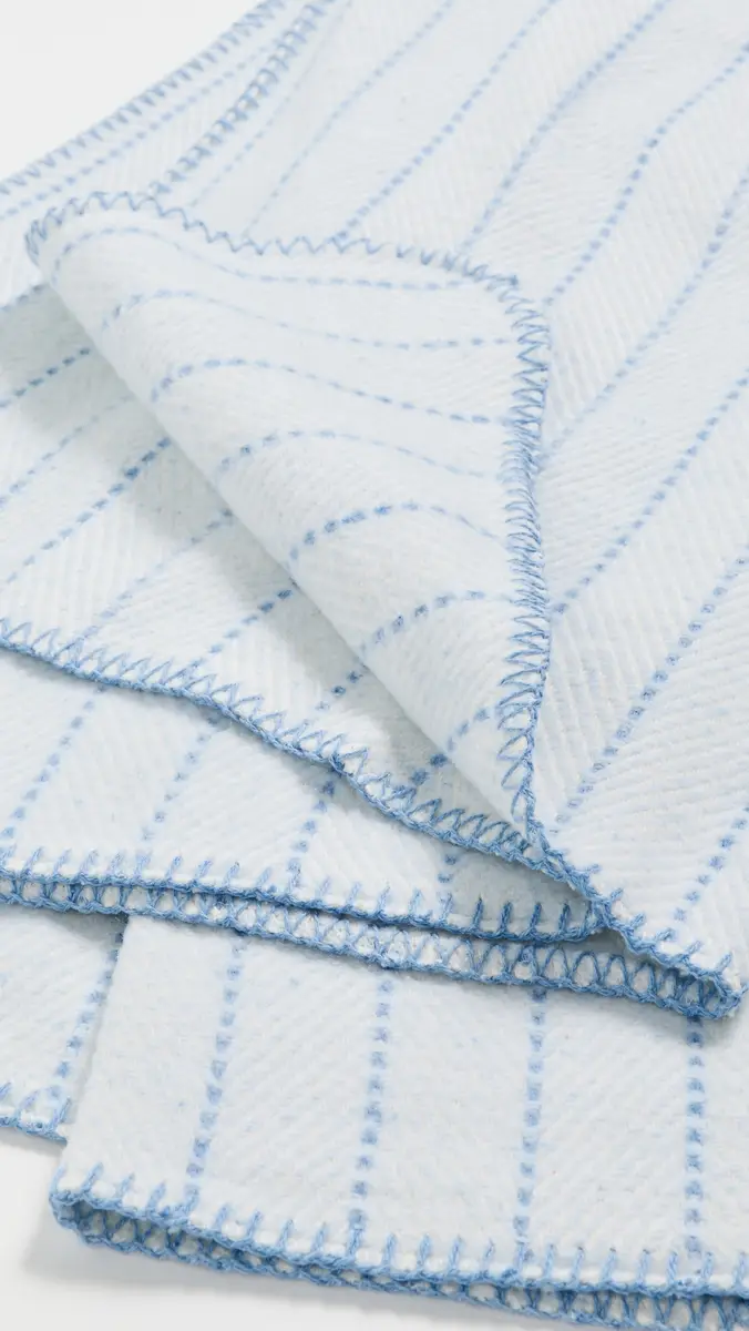 Weezie Herringbone Throw Blanket | Thumbnail 4