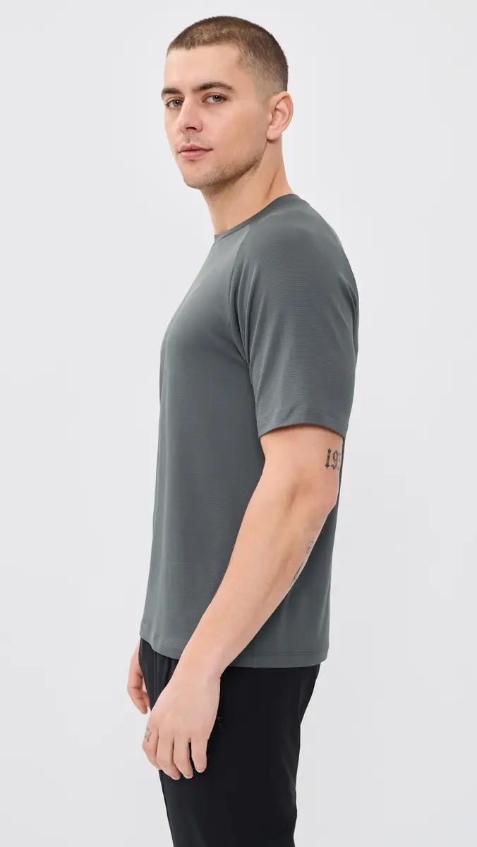 Beyond Yoga All In Active Tee Black Ash | Thumbnail 4