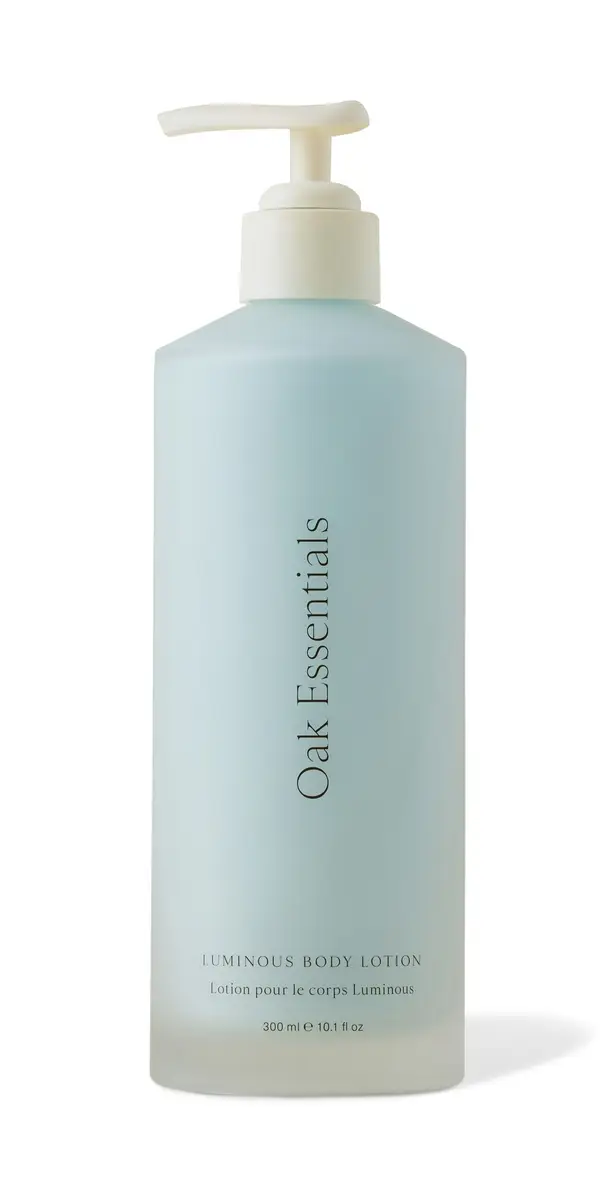 Oak Essentials Luminous Body Lotion No Color 10 oz/300mL | Image 1 Oak Essentials Luminous Body Lotion No Color 10 oz/300mL | Image 1
