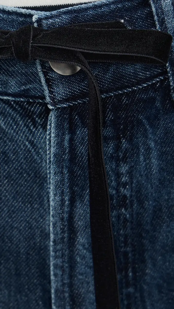 Madewell Low-Slung Baggy Jeans in Airy Denim Allenham Wash | Thumbnail 6 Madewell Low-Slung Baggy Jeans in Airy Denim Allenham Wash | Thumbnail 6