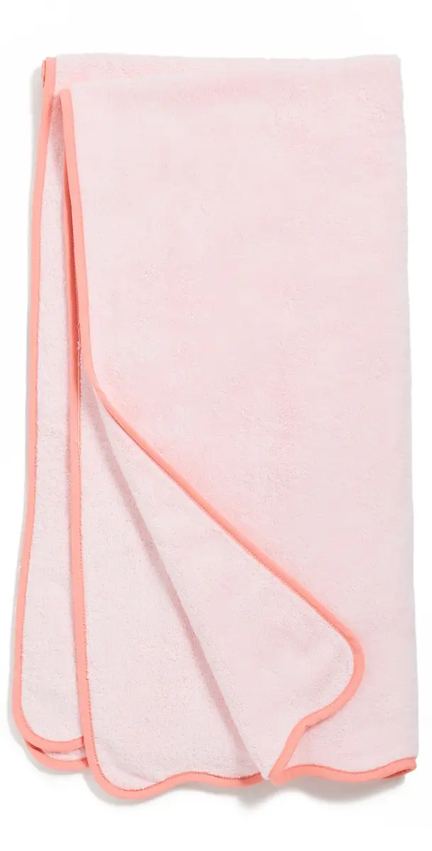 Weezie Scallop Bath Towel Light Pink One Size | Image 1 Weezie Scallop Bath Towel Light Pink One Size | Image 1