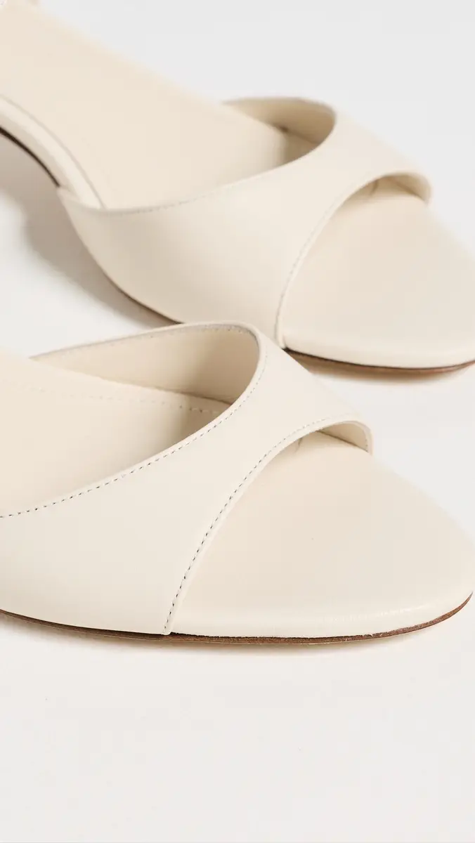 aeyde Zelia Nappa Leather Creamy Sandals | Thumbnail 6