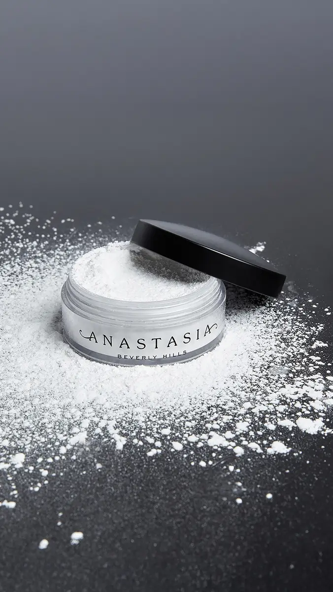 Anastasia Beverly Hills Loose Translucent Setting Powder Translucent | Thumbnail 5 Anastasia Beverly Hills Loose Translucent Setting Powder Translucent | Thumbnail 5