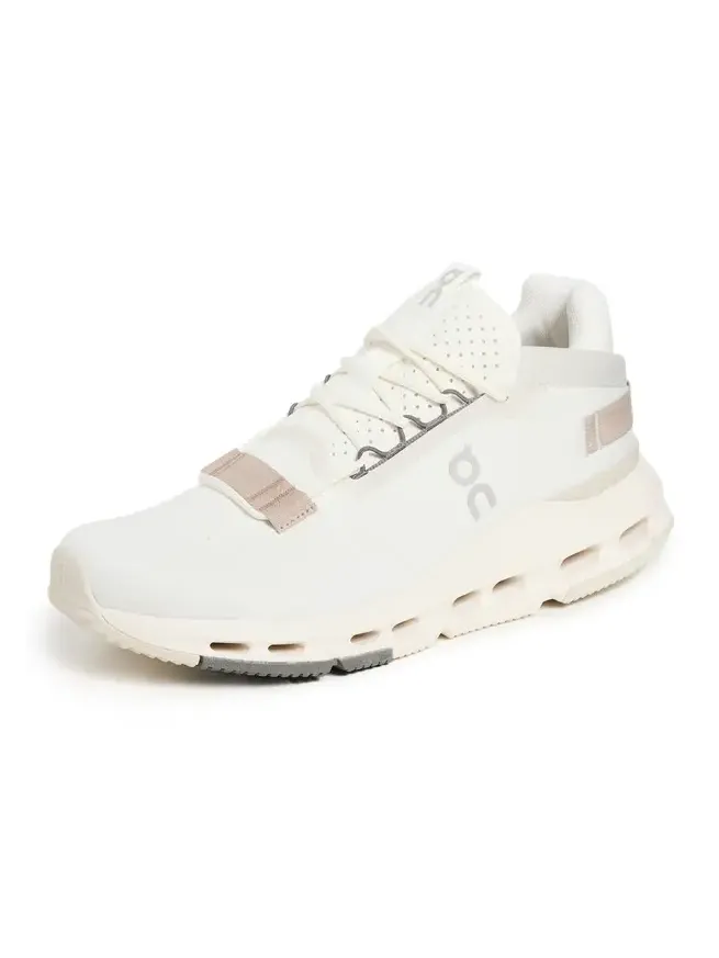 ON Cloudnova 2 Sneakers