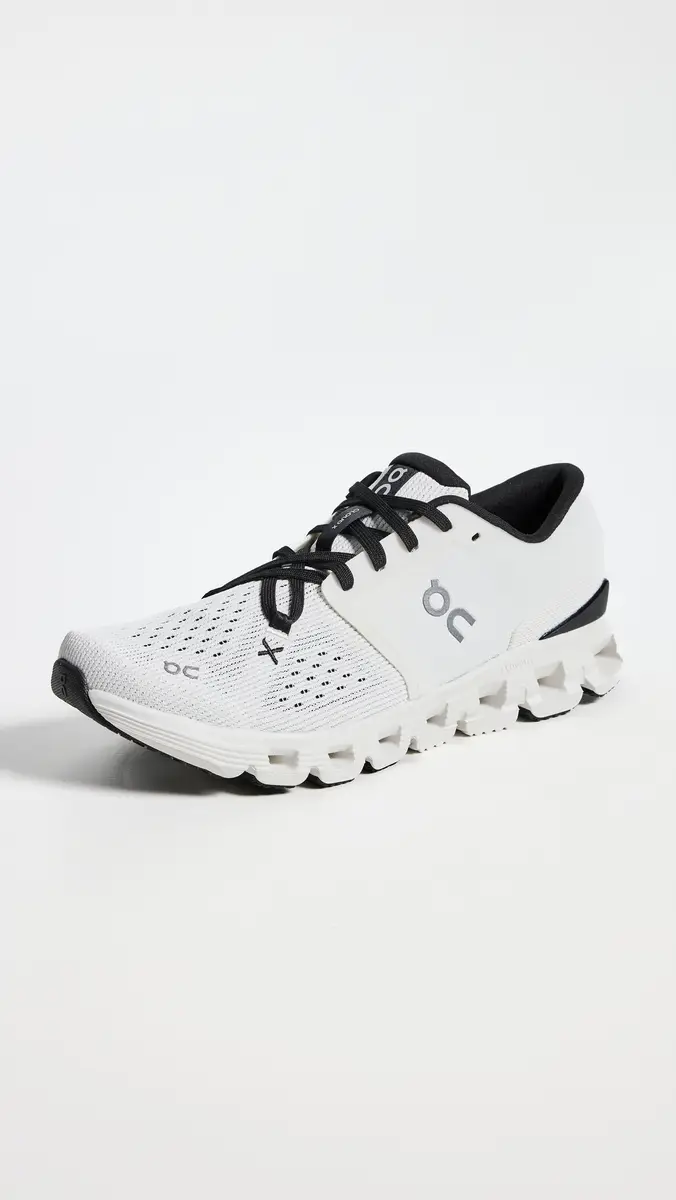 On Cloud X 4 Sneakers /Black | Thumbnail 2 On Cloud X 4 Sneakers /Black | Thumbnail 2