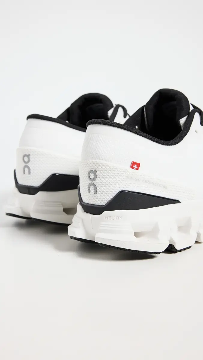 On Cloud X 4 Sneakers /Black | Thumbnail 4 On Cloud X 4 Sneakers /Black | Thumbnail 4