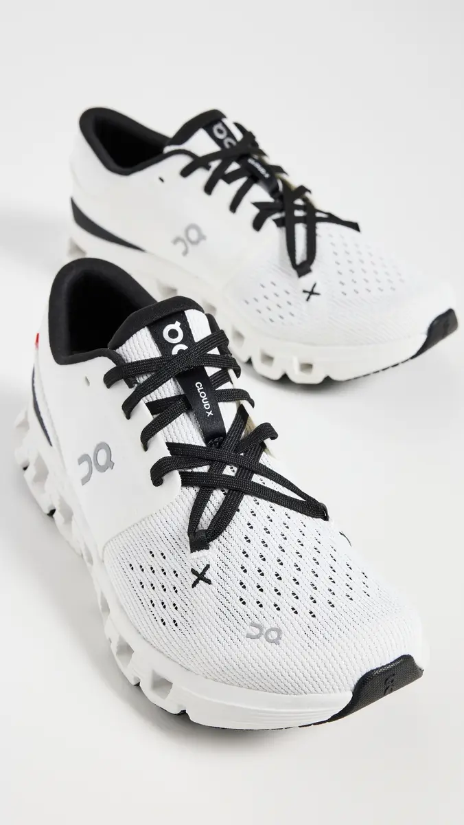 On Cloud X 4 Sneakers /Black | Thumbnail 5 On Cloud X 4 Sneakers /Black | Thumbnail 5