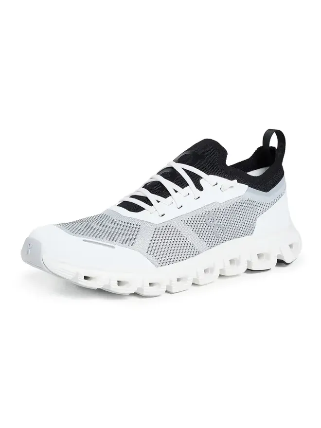 ON Cloud 6 Versa Sneakers