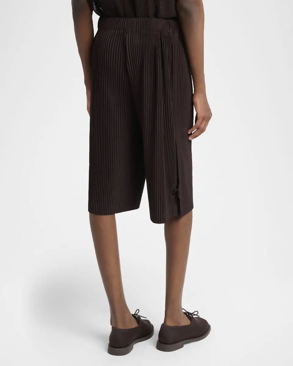 Homme Plissé Issey Miyake Men's Pleated Bermuda Shorts | Thumbnail 2 Homme Plissé Issey Miyake Men's Pleated Bermuda Shorts | Thumbnail 2