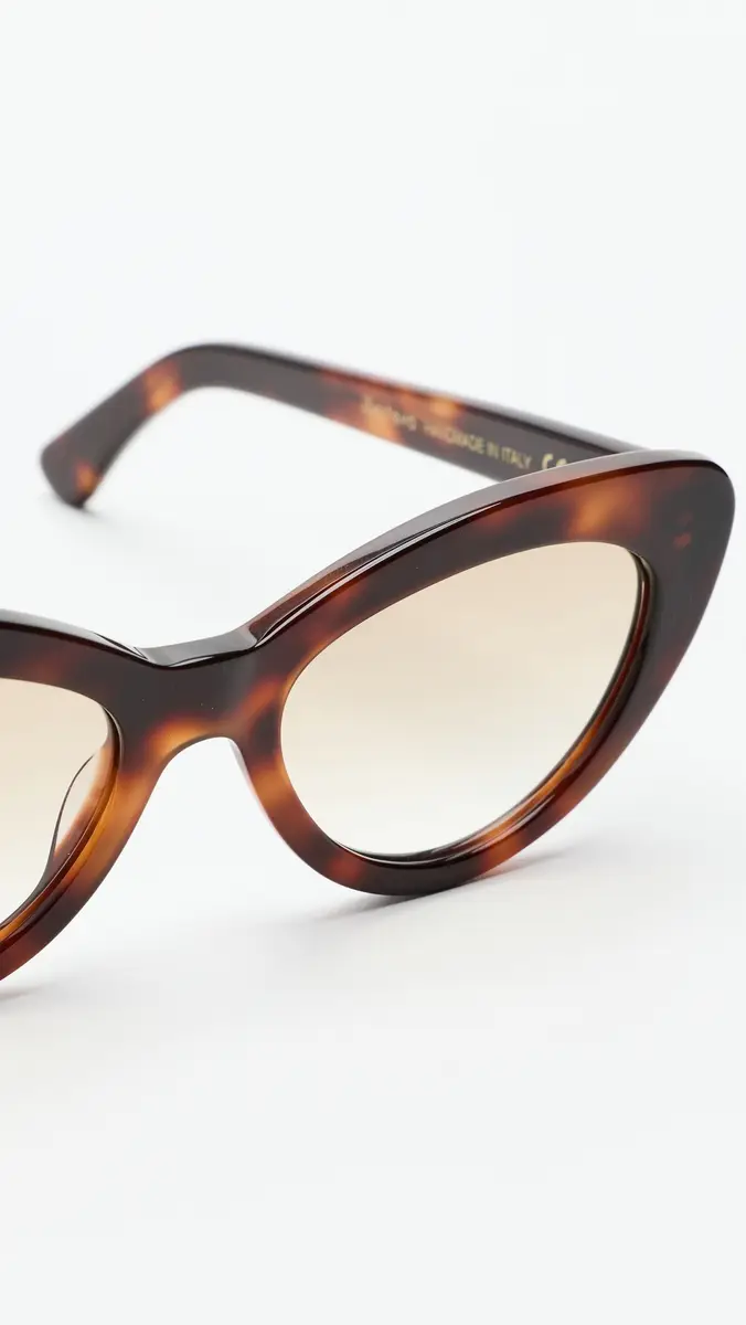 illesteva Pamela Sunglasses | Thumbnail 5