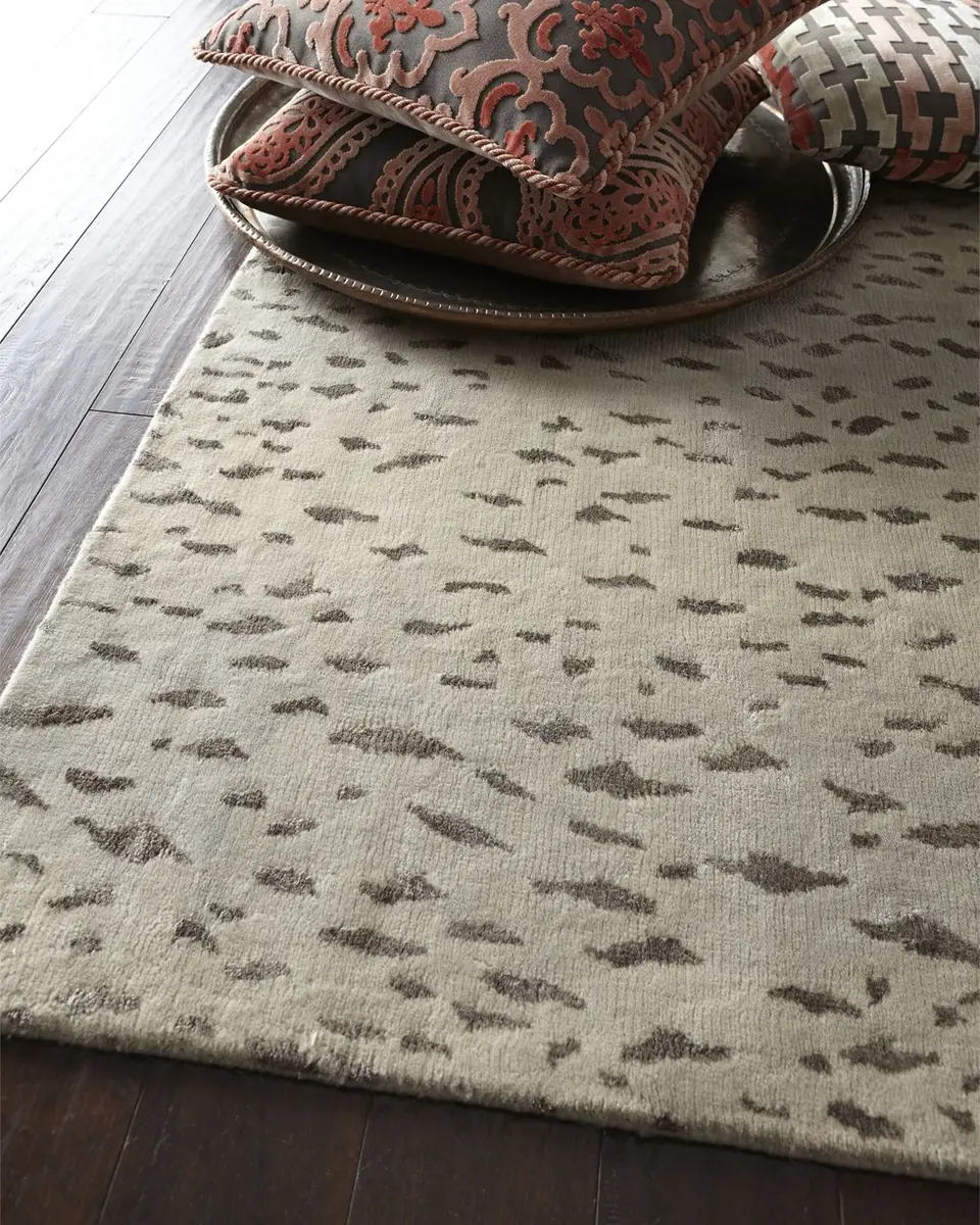 Safavieh Silver Leopard Rug | Image 1 Safavieh Silver Leopard Rug | Image 1