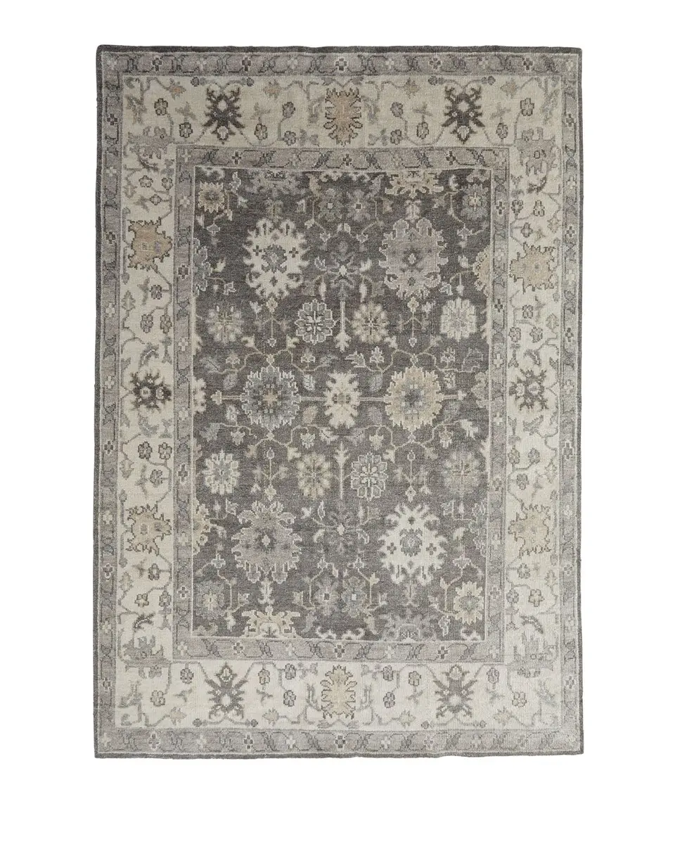 Safavieh Andrea Hand Knotted Rug | Image 1 Safavieh Andrea Hand Knotted Rug | Image 1