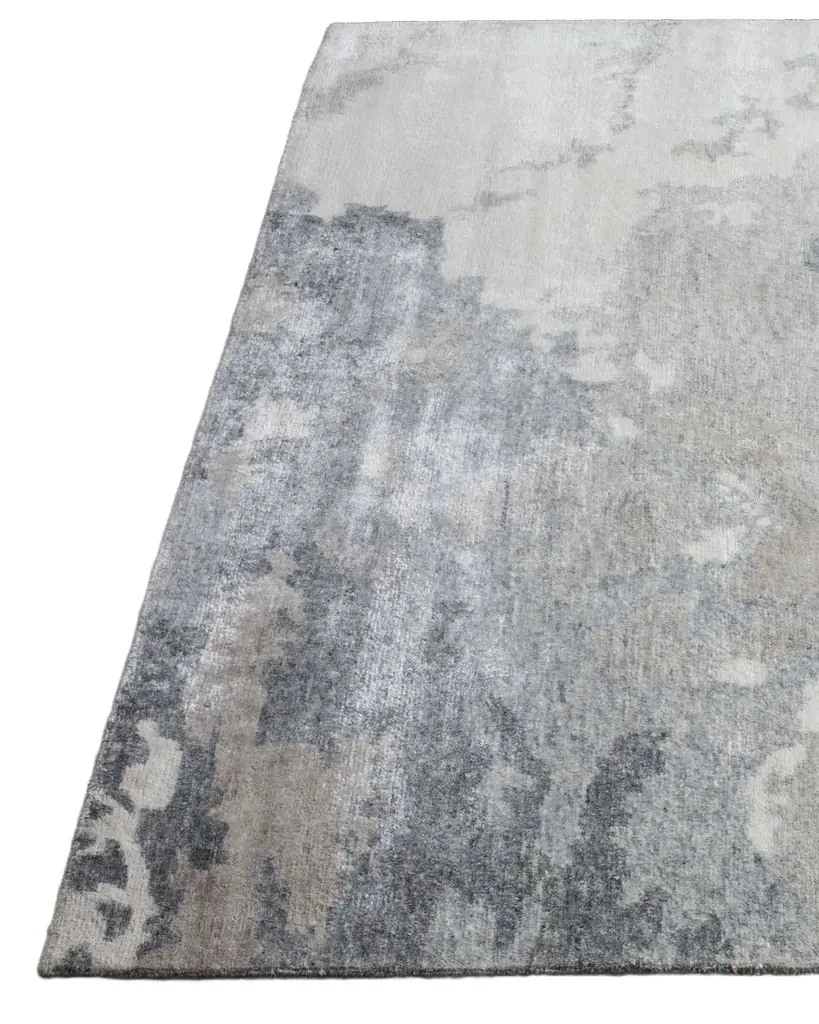 Safavieh Saffie Hand-Knotted Rug | Image 1 Safavieh Saffie Hand-Knotted Rug | Image 1