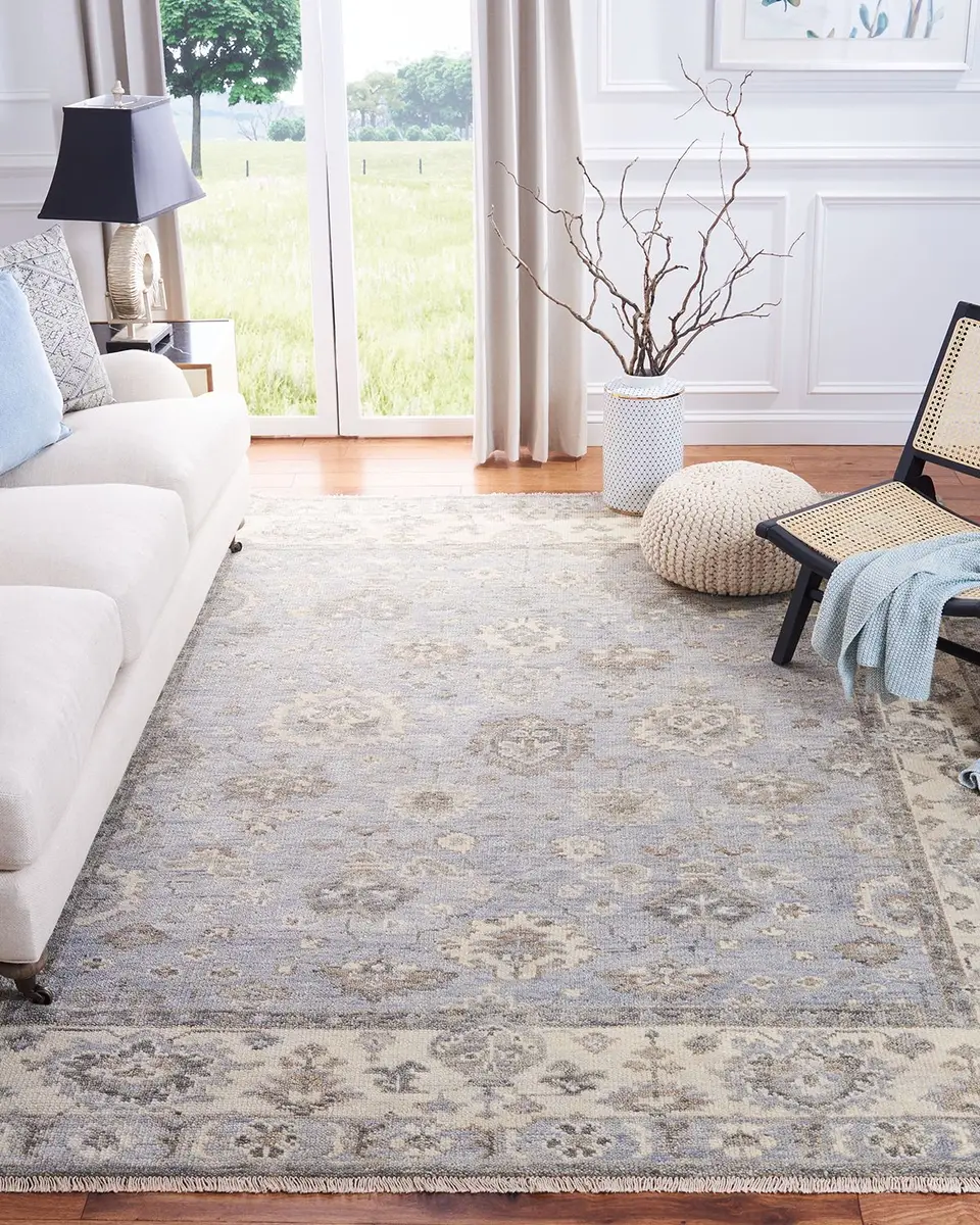 Safavieh Apollo Hand-Knotted Rug | Thumbnail 2