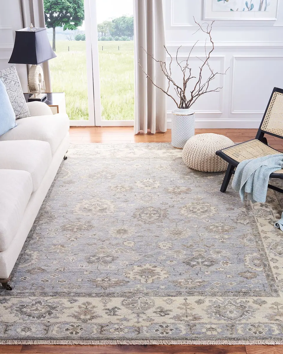 Safavieh Apollo Hand-Knotted Rug | Thumbnail 2
