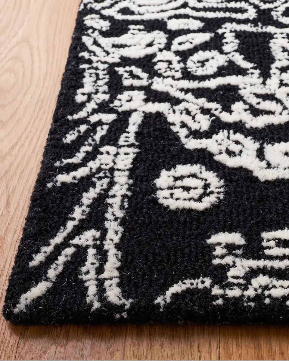 Safavieh Isolda Hand-Tufted Rug, 8 ' x 10 ' | Thumbnail 3 Safavieh Isolda Hand-Tufted Rug, 8 ' x 10 ' | Thumbnail 3
