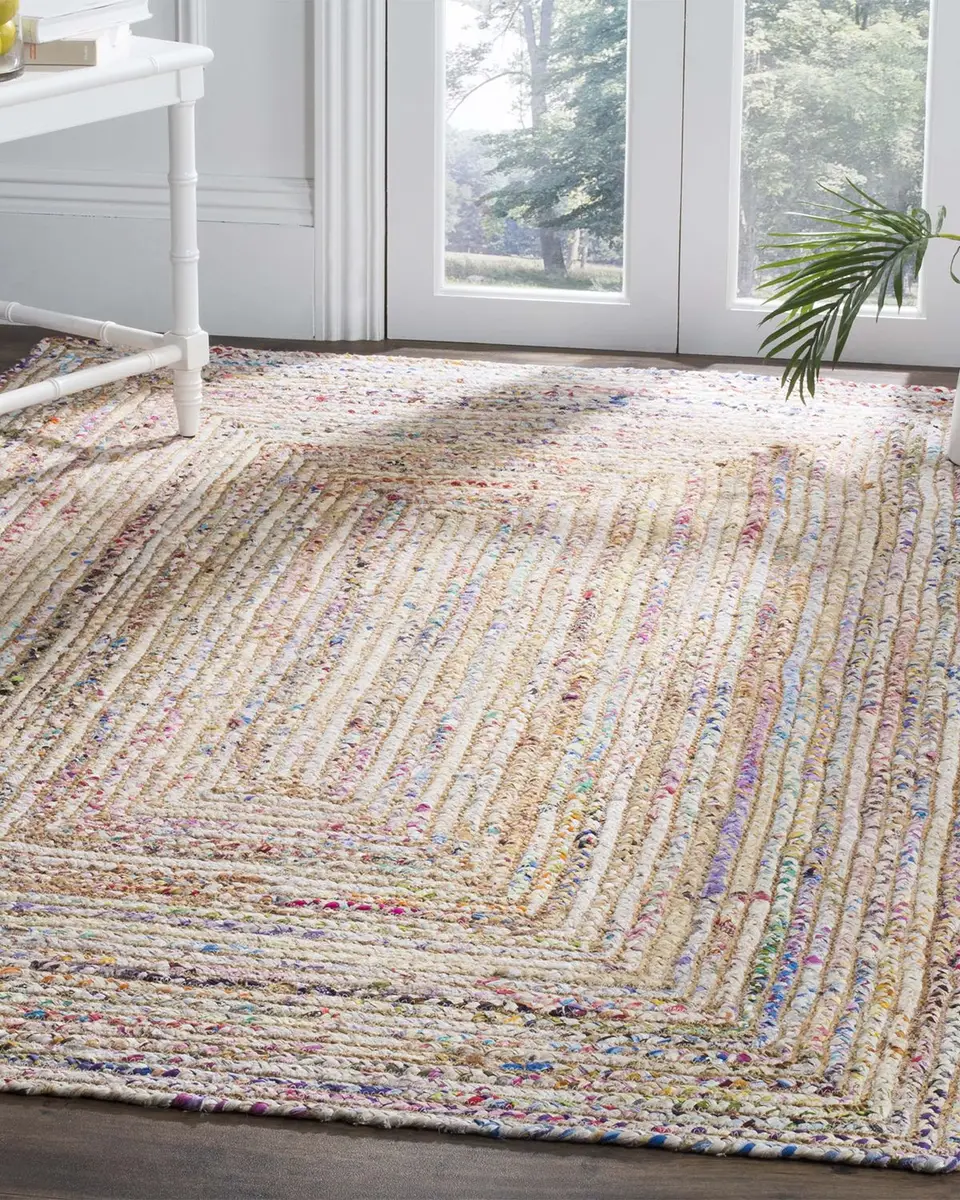 Safavieh Kayleigh Hand-Loomed Rug | Image 1 Safavieh Kayleigh Hand-Loomed Rug | Image 1