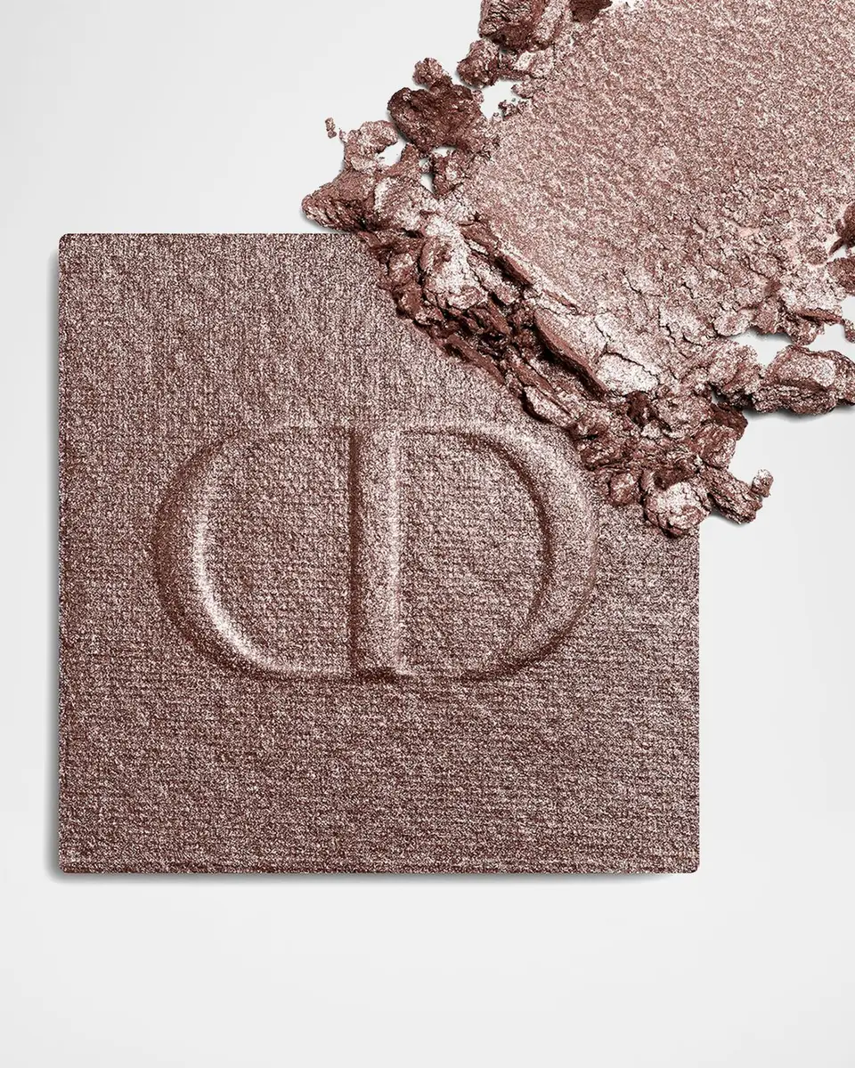 Dior Diorshow Mono Color High-Impact, Long-Wearing Eyeshadow | Thumbnail 2 Dior Diorshow Mono Color High-Impact, Long-Wearing Eyeshadow | Thumbnail 2