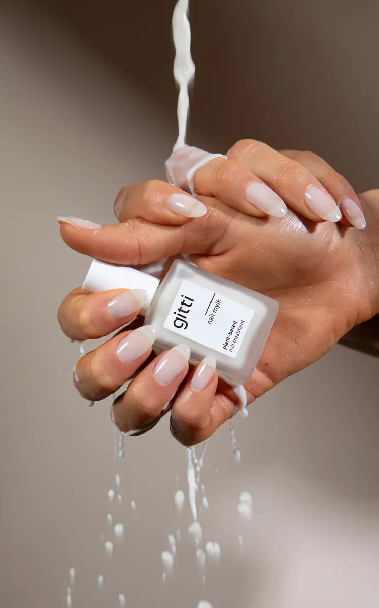 gitti Nail Mylk Strengthening Treatment Polish | Thumbnail 2 gitti Nail Mylk Strengthening Treatment Polish | Thumbnail 2